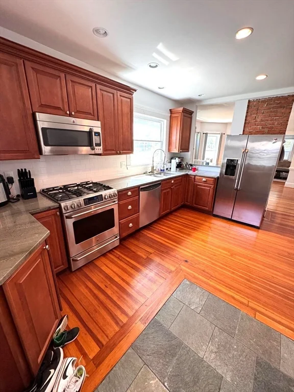2 bed, 1 bath apartment for rent at 119 Warren St Unit 1, Arlington — photo 5 of 27