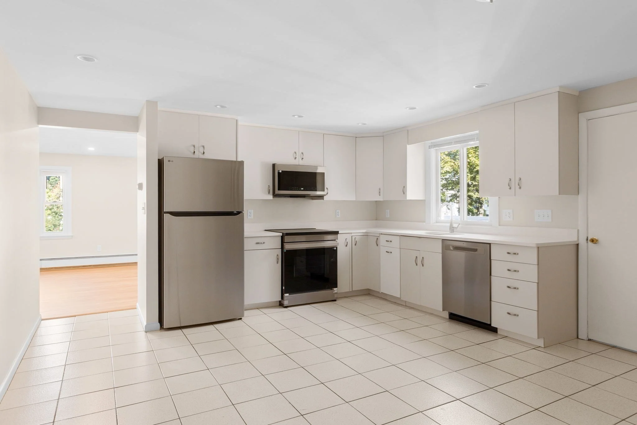 3 bed, 2 bath apartment for rent at 119 Waverley St Unit 1, Waverley — photo 4 of 20