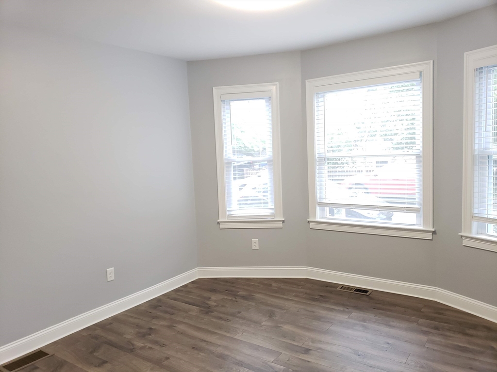 4 bed, 2 bath apartment for rent at 119 West Adams St Unit 119, Tufts University — photo 2 of 19