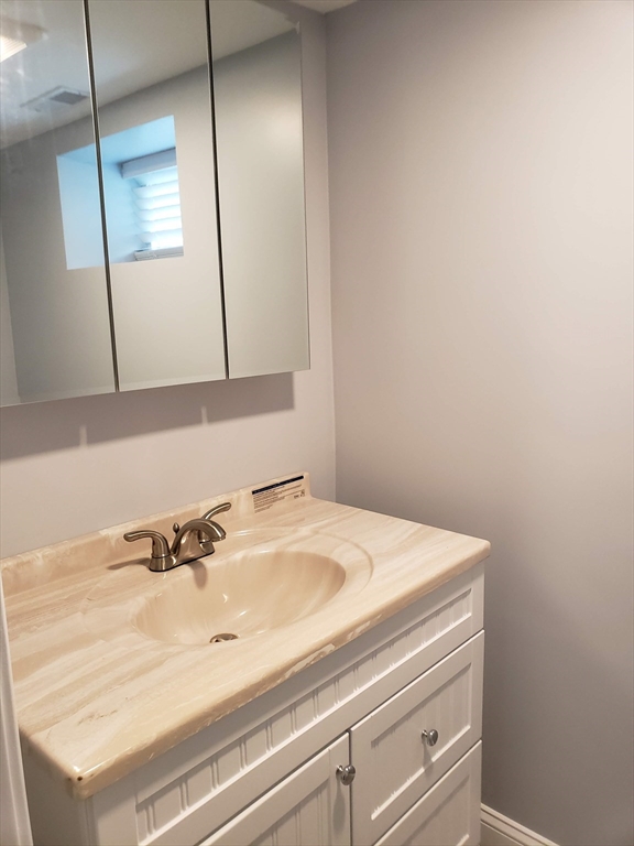 4 bed, 2 bath apartment for rent at 119 West Adams St Unit 119, Tufts University — photo 8 of 19