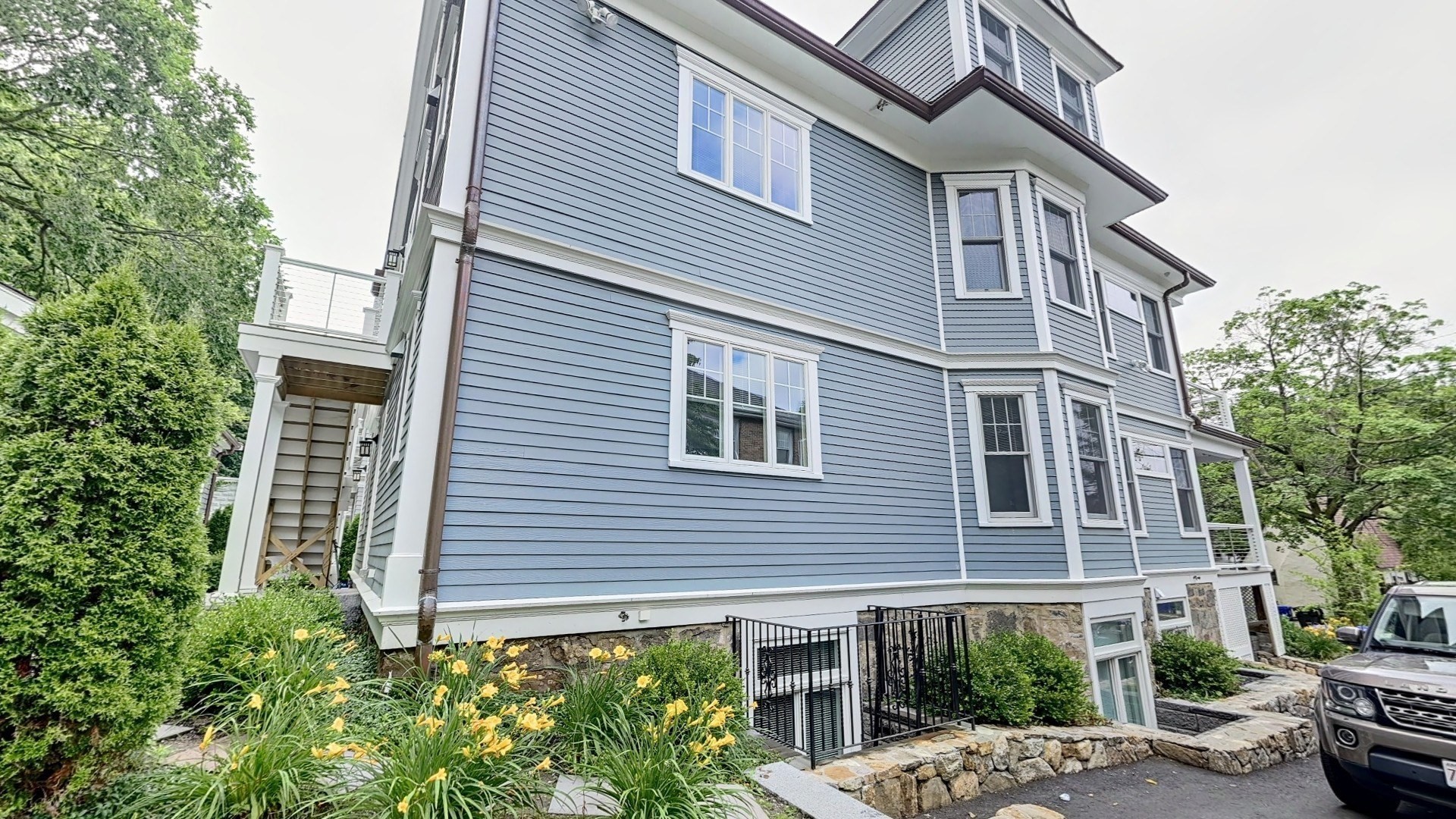 5 bed, 3.5 bath apartment for rent at 119 Westbourne Rd Unit 1, Coolidge Corner — photo 17 of 18
