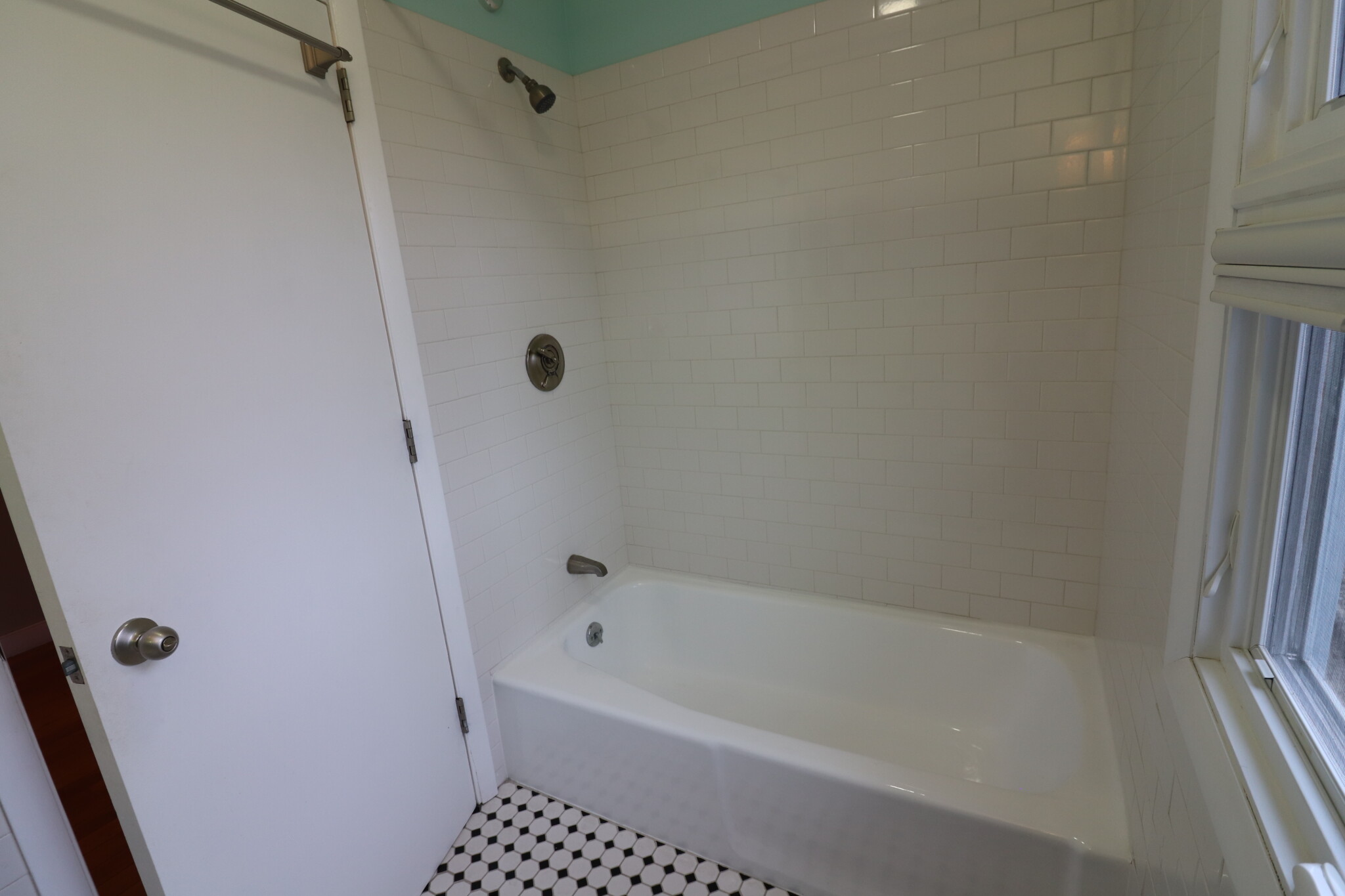 3 bed, 3 bath apartment for rent at 119 Whites Ave Unit 1, Watertown — photo 40 of 65