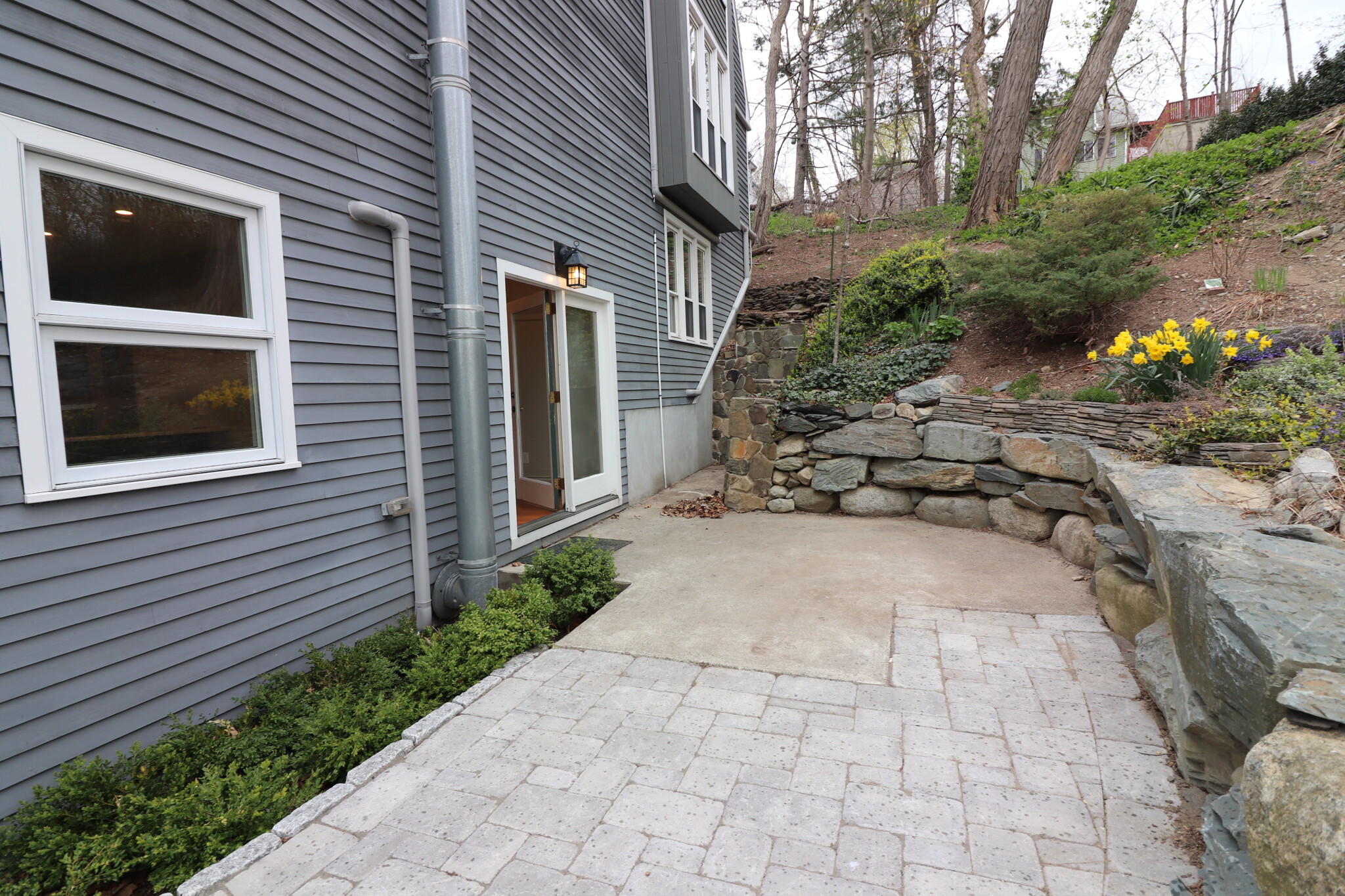 3 bed, 3 bath apartment for rent at 119 Whites Ave Unit 1, Watertown — photo 64 of 65
