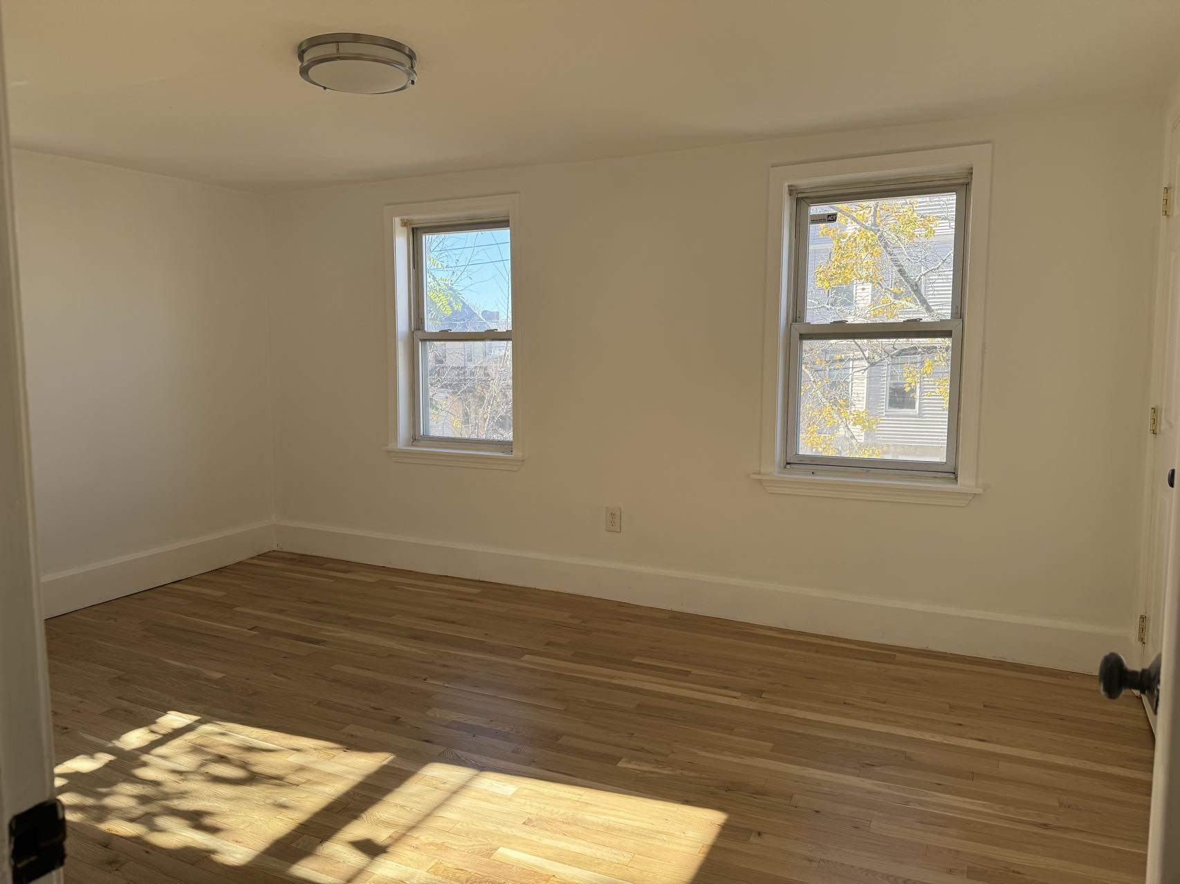 3 bed, 2 bath apartment for rent at 119 Whitfield St Unit 0, Dorchester — photo 5 of 6