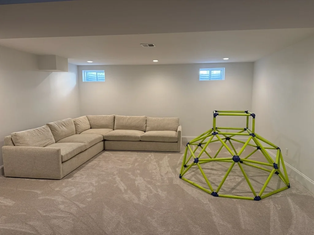 5 bed, 4+ bath apartment for rent at 119 Woodbine Circle, Needham — photo 19 of 21