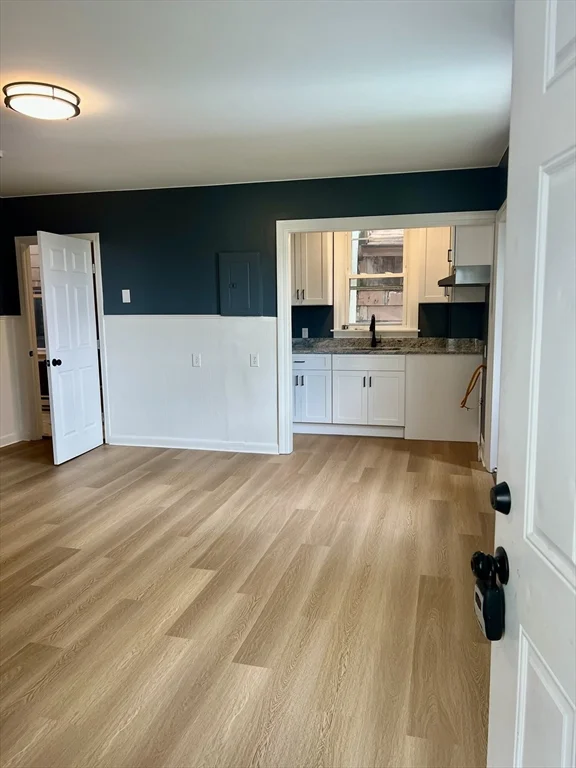 3 bed, 1 bath apartment for rent at 1190 Pleasant St Unit 1, New Bedford — photo 2 of 19