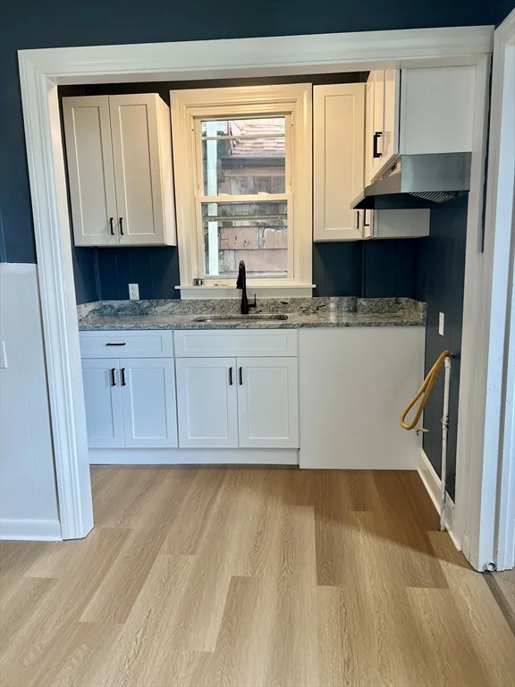 3 bed, 1 bath apartment for rent at 1190 Pleasant St Unit 1, New Bedford — photo 4 of 19