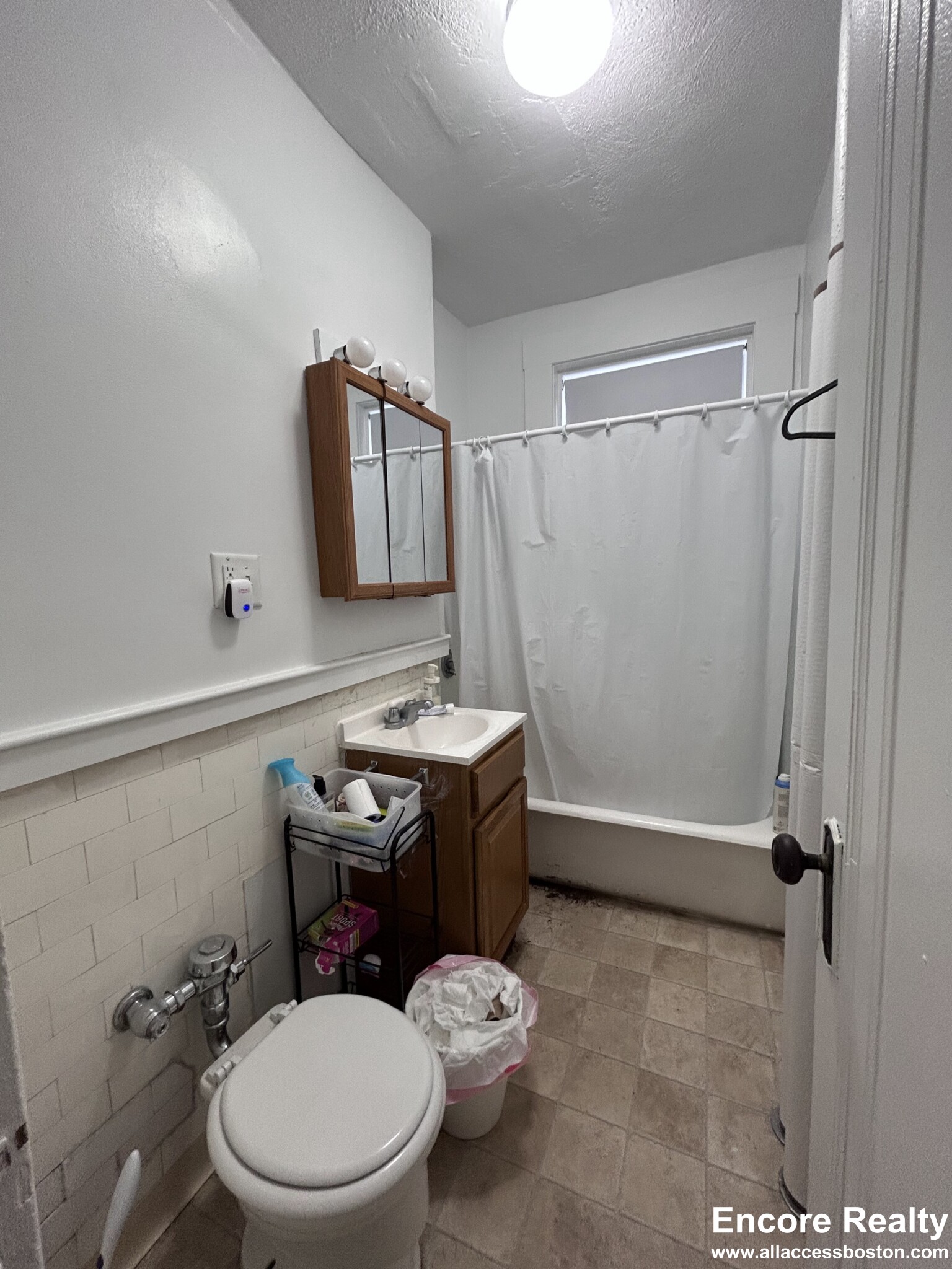 Studio bed, 1 bath apartment for rent at 1191 Boylston St Unit 25, Fenway — photo 4 of 6