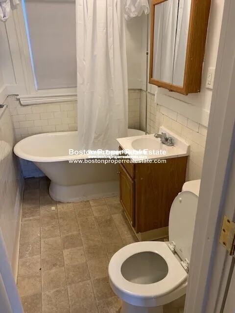 2 bed, 1 bath apartment for rent at 1191 Boylston St Unit 28, Fenway — photo 5 of 10