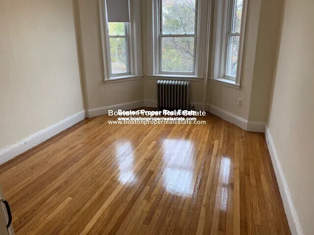 2 bed, 1 bath apartment for rent at 1191 Boylston St Unit 28, Fenway