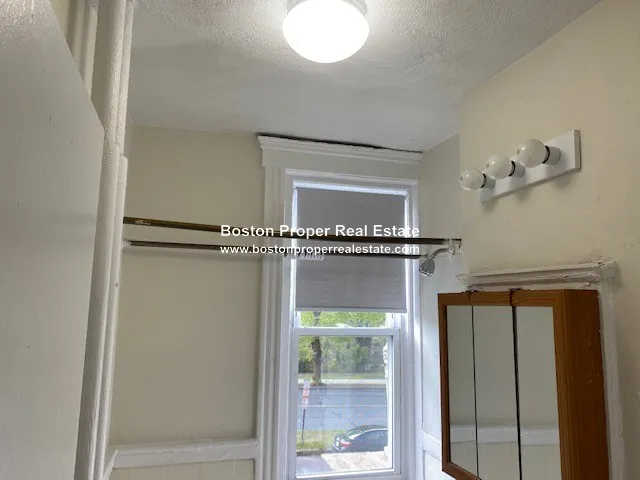Studio bed, 1 bath apartment for rent at 1191 Boylston St Unit 29, Fenway — photo 4 of 19