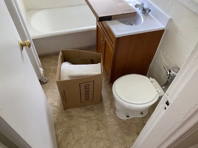 Studio bed, 1 bath apartment for rent at 1191 Boylston St Unit 29, Fenway — photo 11 of 17