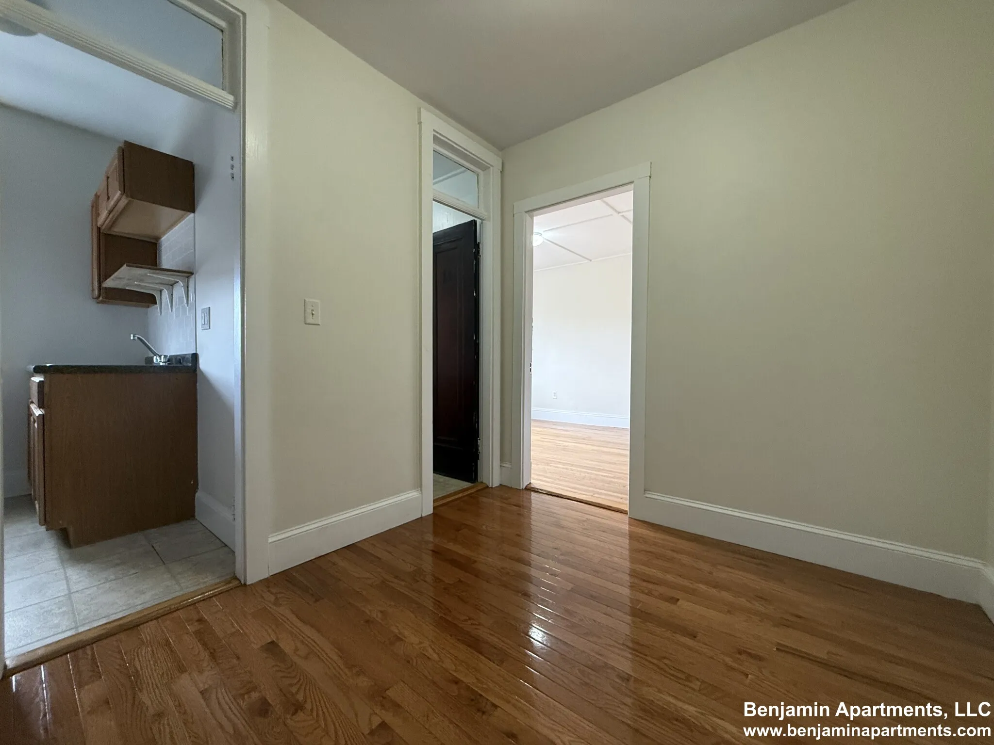 Studio bed, 1 bath apartment for rent at 1191 Boylston St Unit 31, Fenway — photo 3 of 10