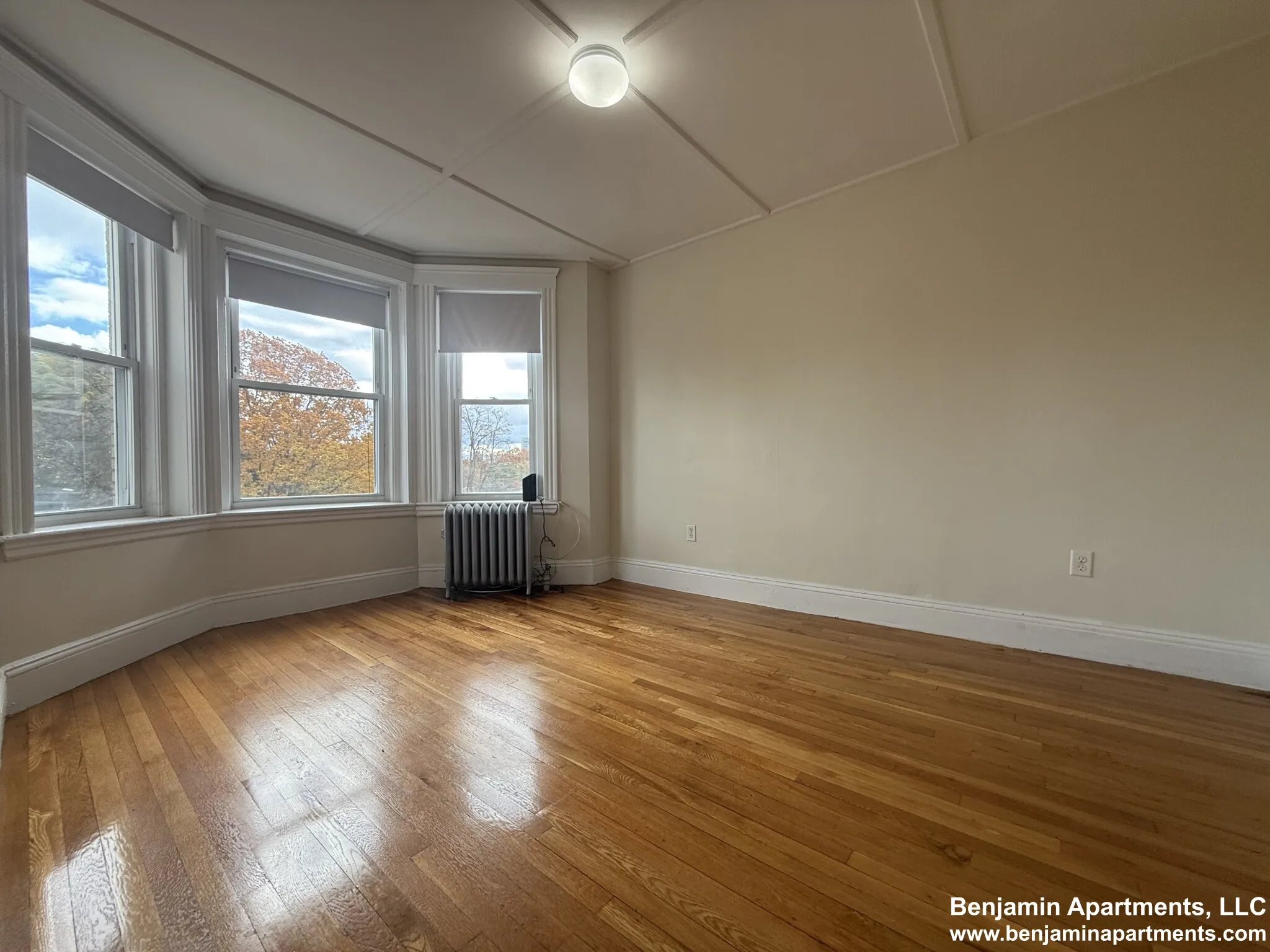 Studio bed, 1 bath apartment for rent at 1191 Boylston St Unit 31, Fenway — photo 1 of 10