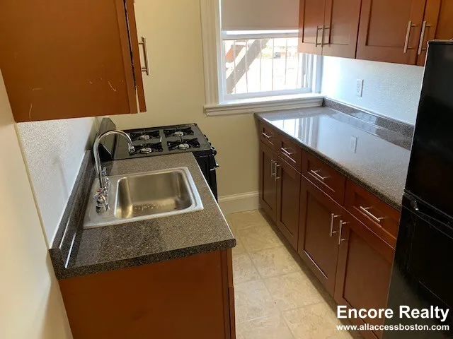 Studio bed, 1 bath apartment for rent at 1191 Boylston St Unit 34, Fenway — photo 2 of 8