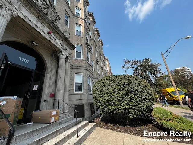 Studio bed, 1 bath apartment for rent at 1191 Boylston St Unit 34, Fenway — photo 8 of 8