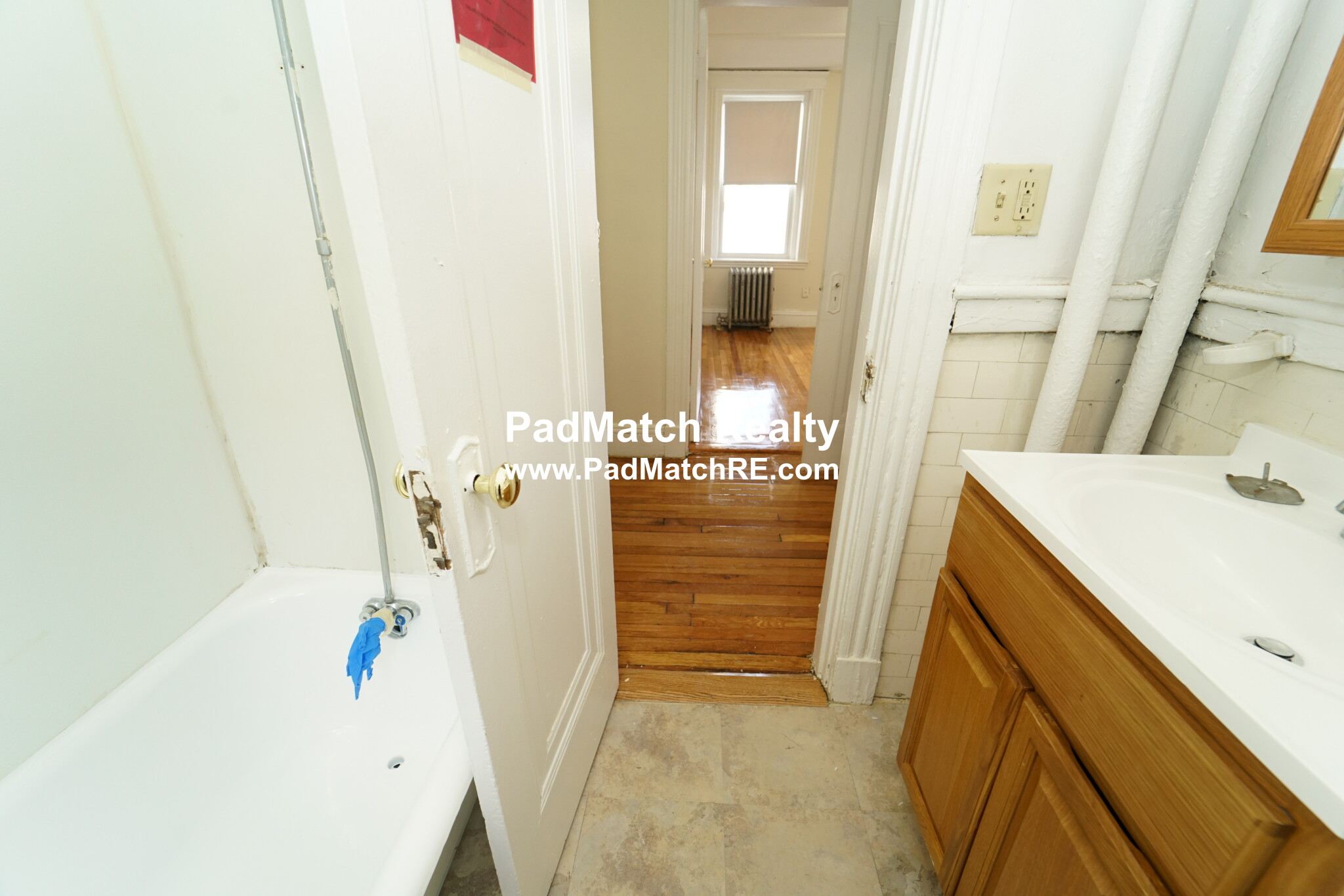 1 split bed, 1 bath apartment for rent at 1191 Boylston St Unit 36, Fenway — photo 6 of 15