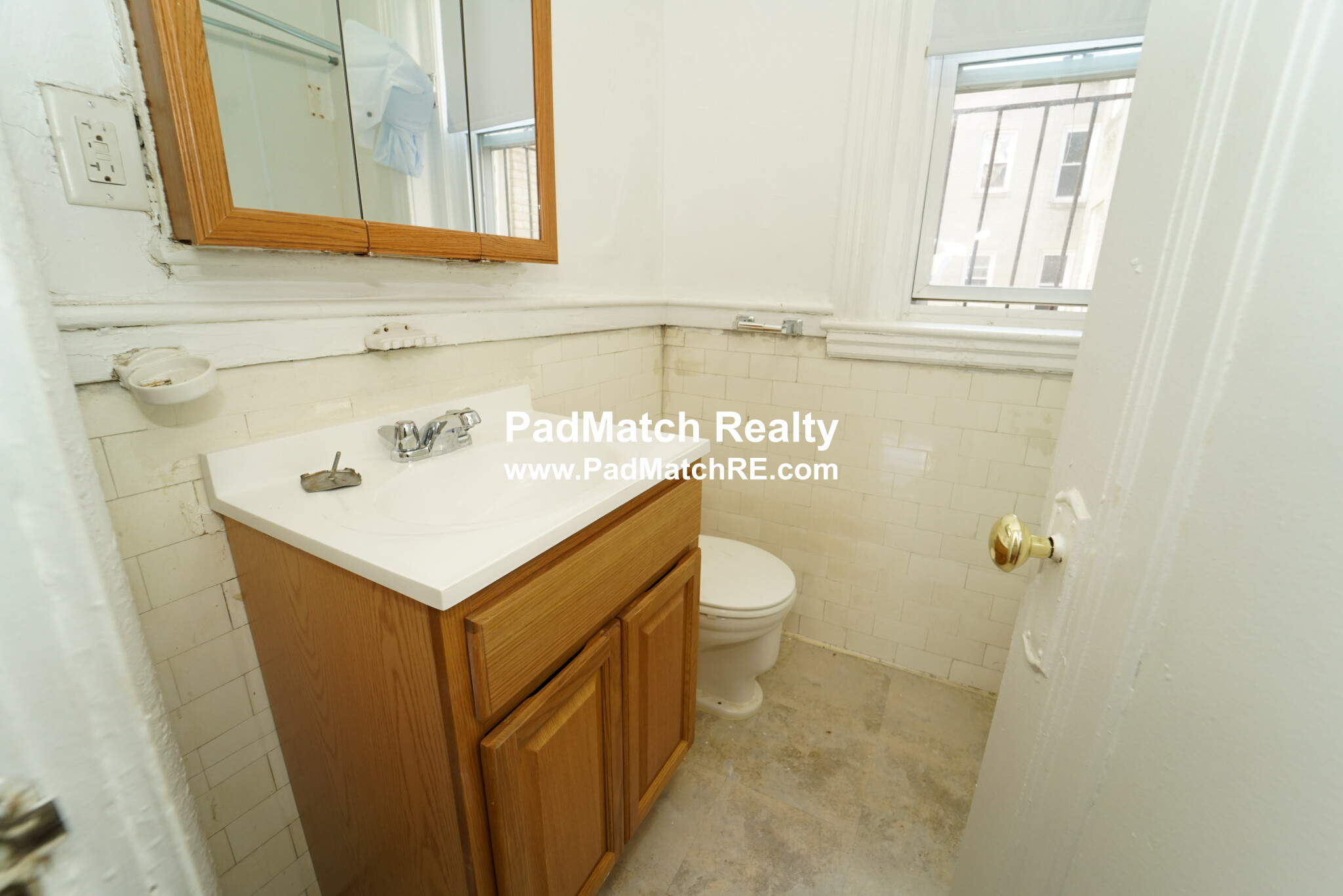 1 split bed, 1 bath apartment for rent at 1191 Boylston St Unit 36, Fenway — photo 4 of 15