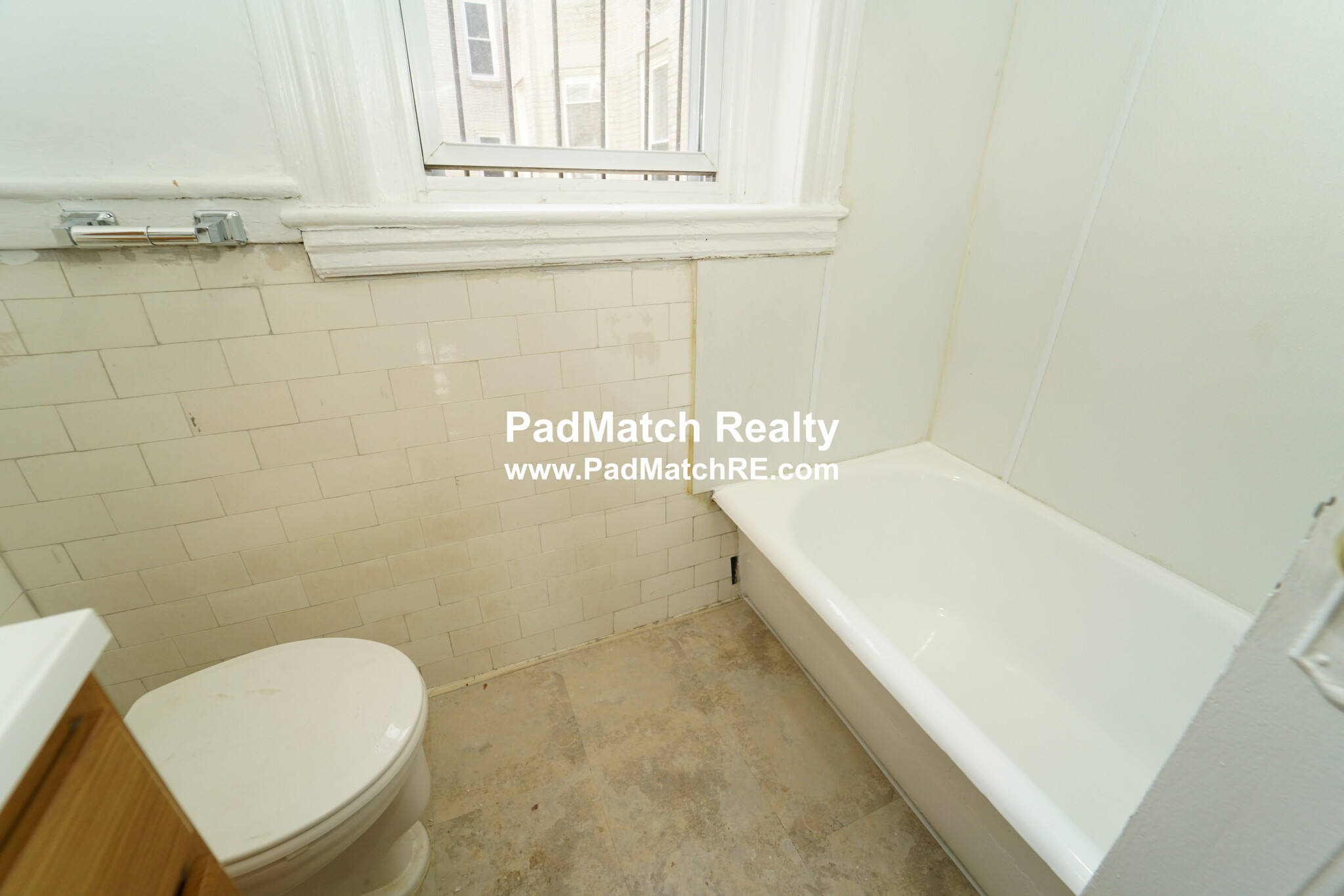 1 split bed, 1 bath apartment for rent at 1191 Boylston St Unit 36, Fenway — photo 5 of 15