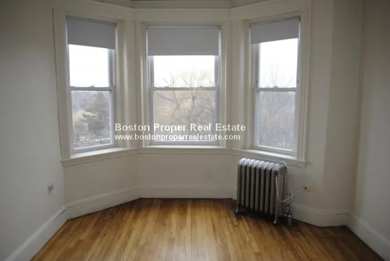 Studio bed, 1 bath apartment for rent at 1191 Boylston St Unit 50, Fenway — photo 1 of 10