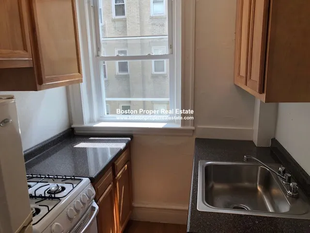 Studio bed, 1 bath apartment for rent at 1191 Boylston St Unit 54, Fenway — photo 3 of 5