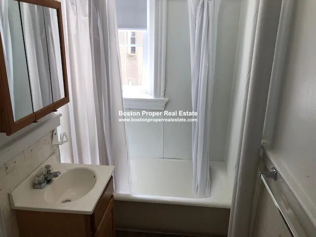 Studio bed, 1 bath apartment for rent at 1191 Boylston St Unit 54, Fenway — photo 4 of 5