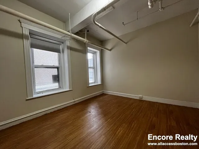 2 bed, 1 bath apartment for rent at 1191 Boylston St Unit 61, Fenway