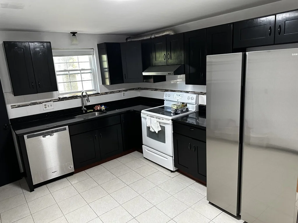 2 bed, 1 bath apartment for rent at 1193 Boylston St Unit 1193, Waban — photo 2 of 10