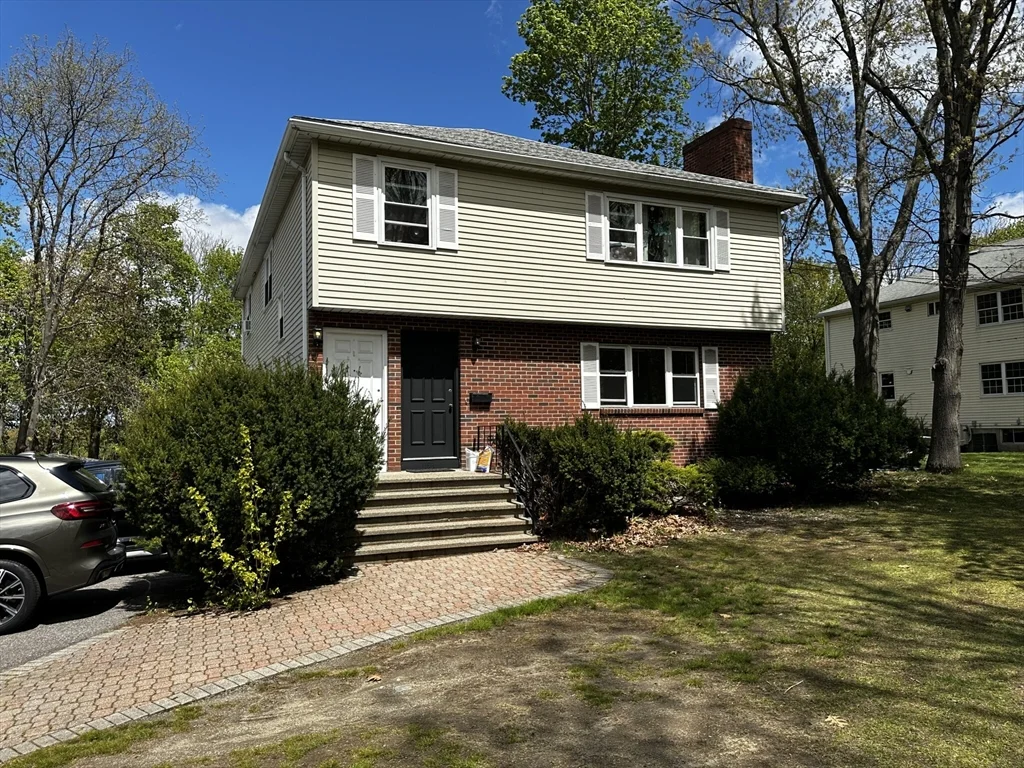 2 bed, 1 bath apartment for rent at 1193 Boylston St Unit 1193, Waban — photo 1 of 10