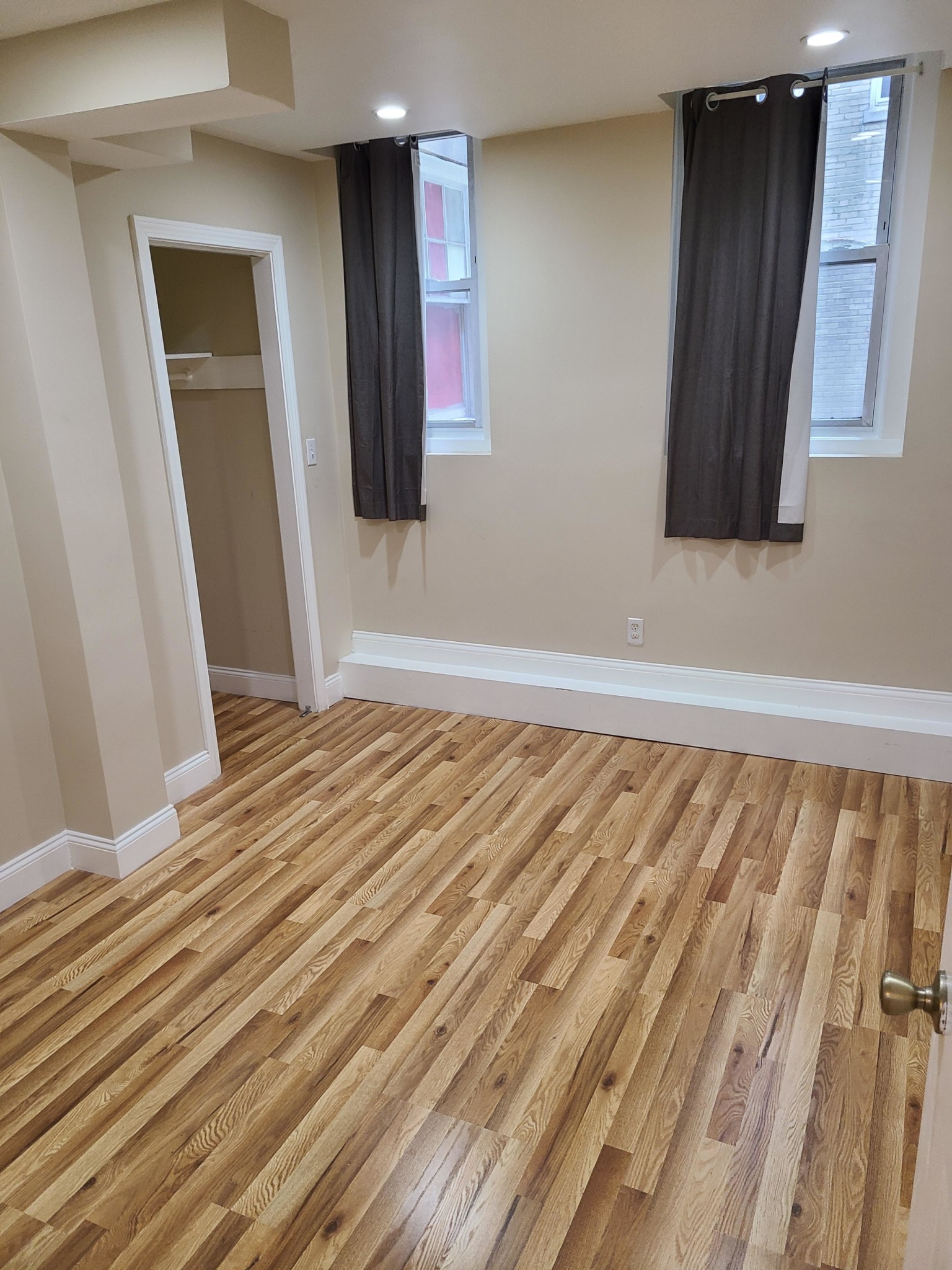4 bed, 2 bath apartment for rent at 1193 Commonwealth Ave Unit 1, Allston — photo 26 of 31