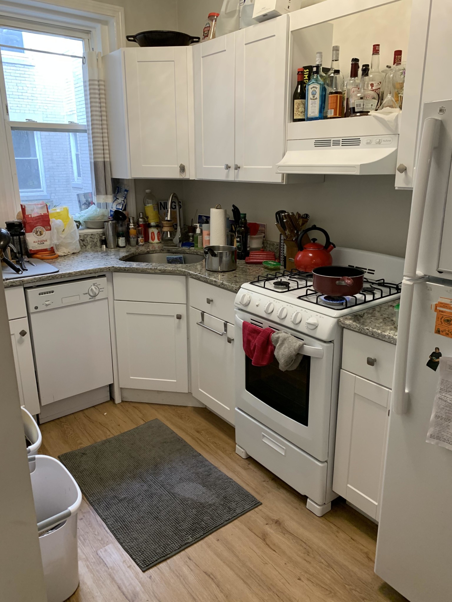 4 bed, 2 bath apartment for rent at 1193 Commonwealth Ave Unit 1, Allston — photo 1 of 31