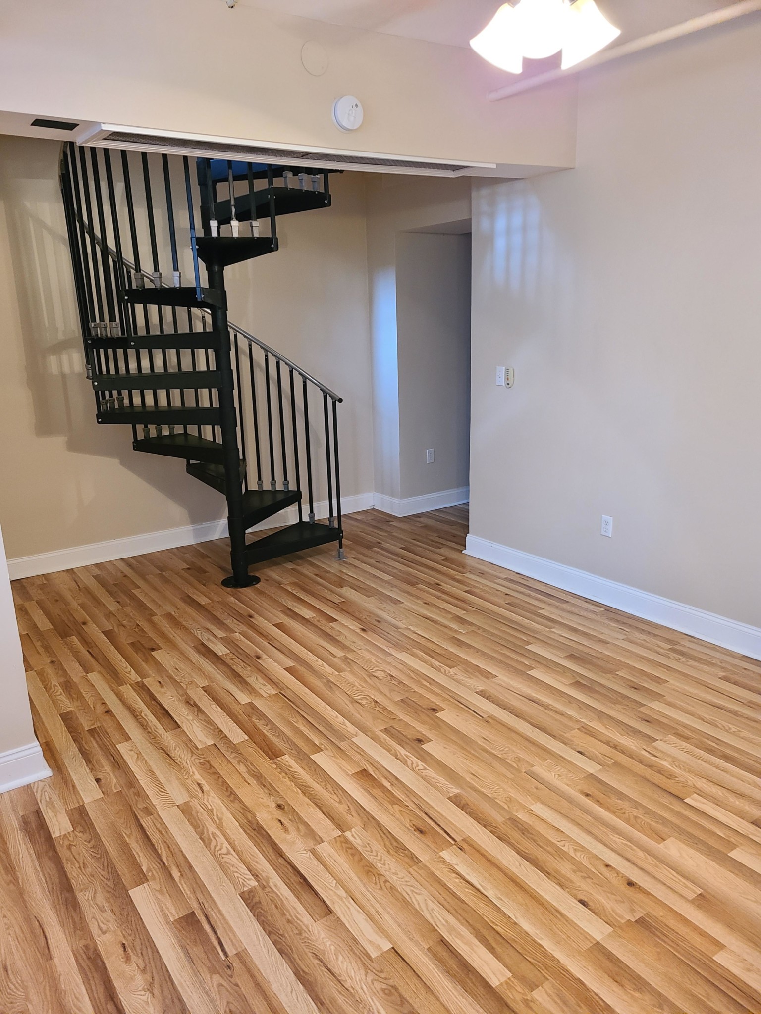 4 bed, 2 bath apartment for rent at 1193 Commonwealth Ave Unit 1, Allston — photo 13 of 31
