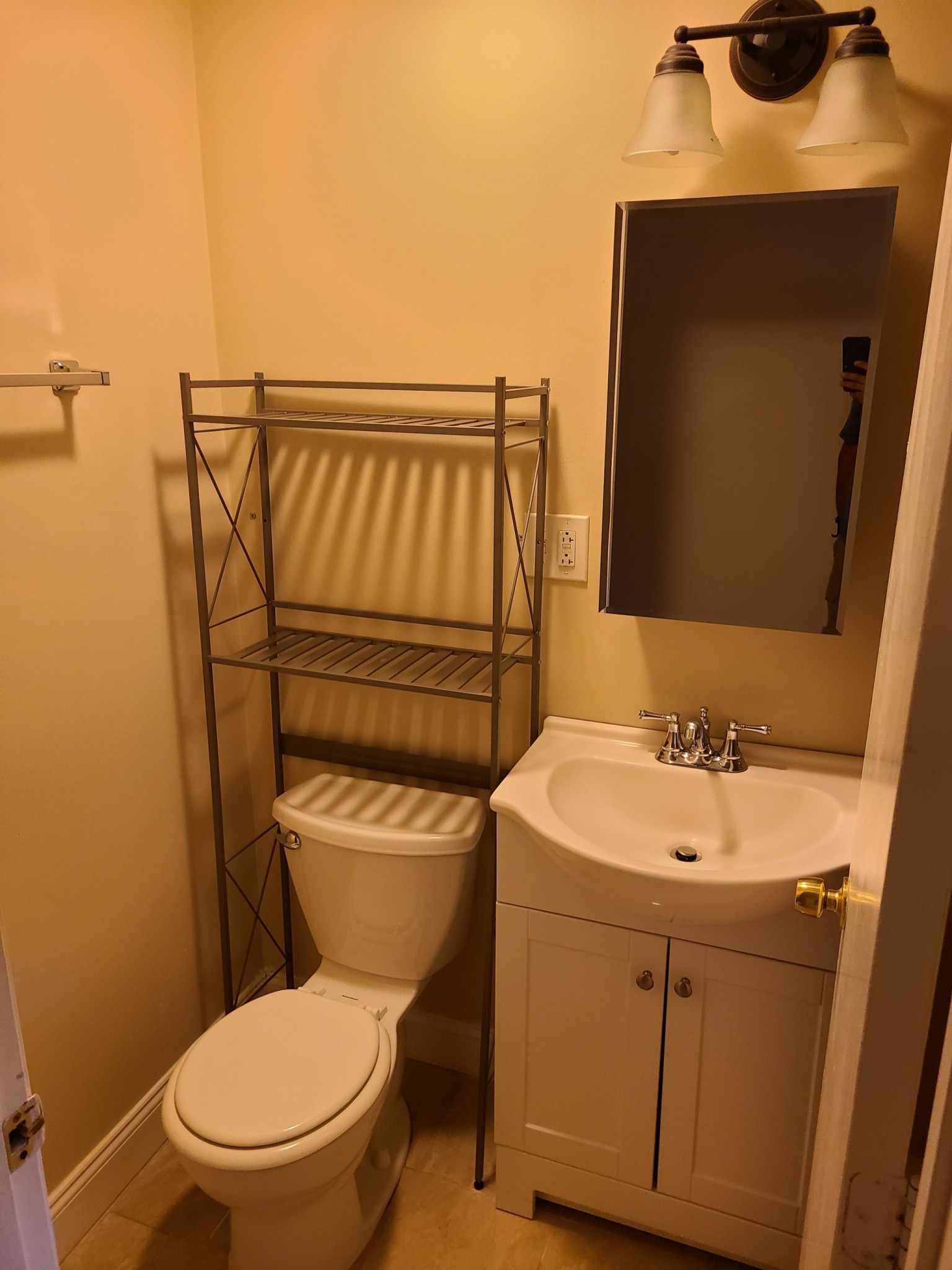 4 bed, 2 bath apartment for rent at 1193 Commonwealth Ave Unit 1, Allston — photo 14 of 31