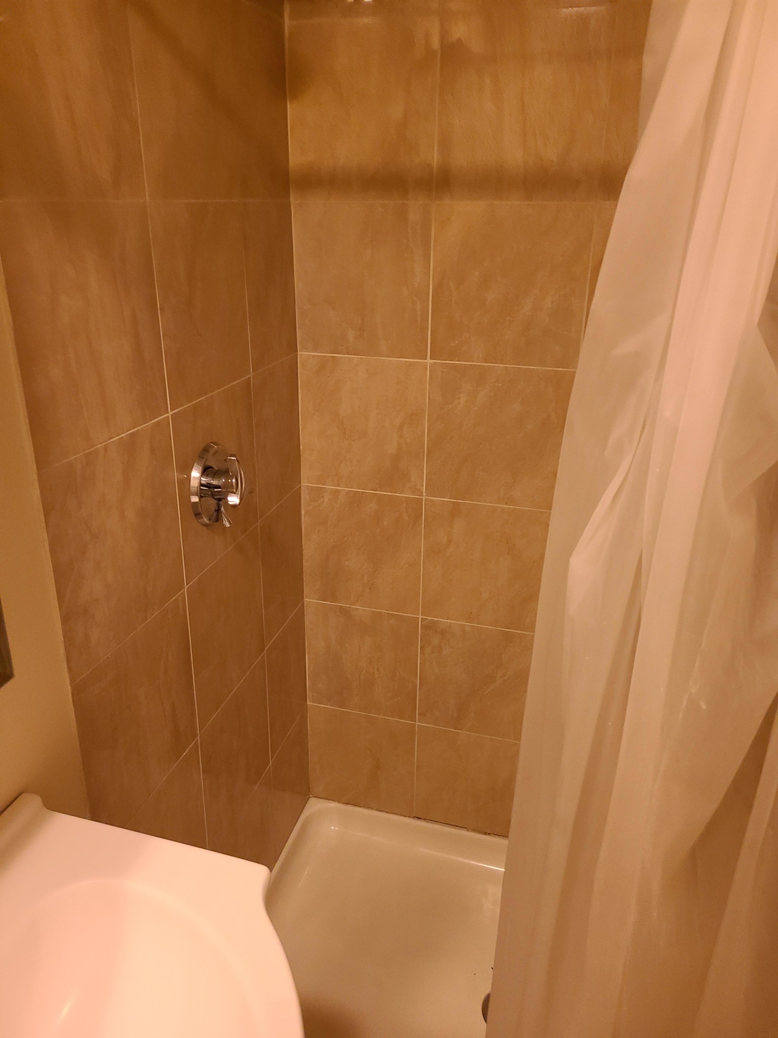 4 bed, 2 bath apartment for rent at 1193 Commonwealth Ave Unit 1, Allston — photo 15 of 31