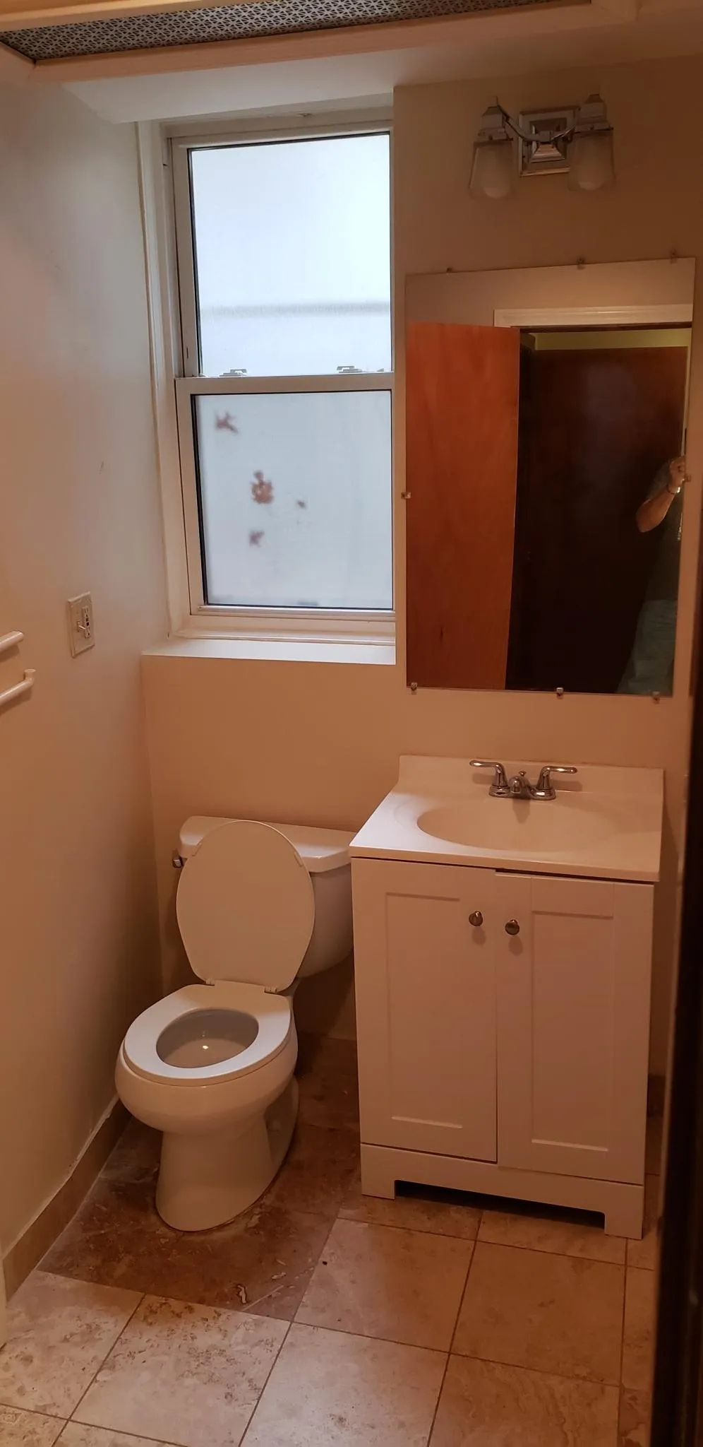 4 bed, 2 bath apartment for rent at 1193 Commonwealth Ave Unit 101, Allston — photo 13 of 49