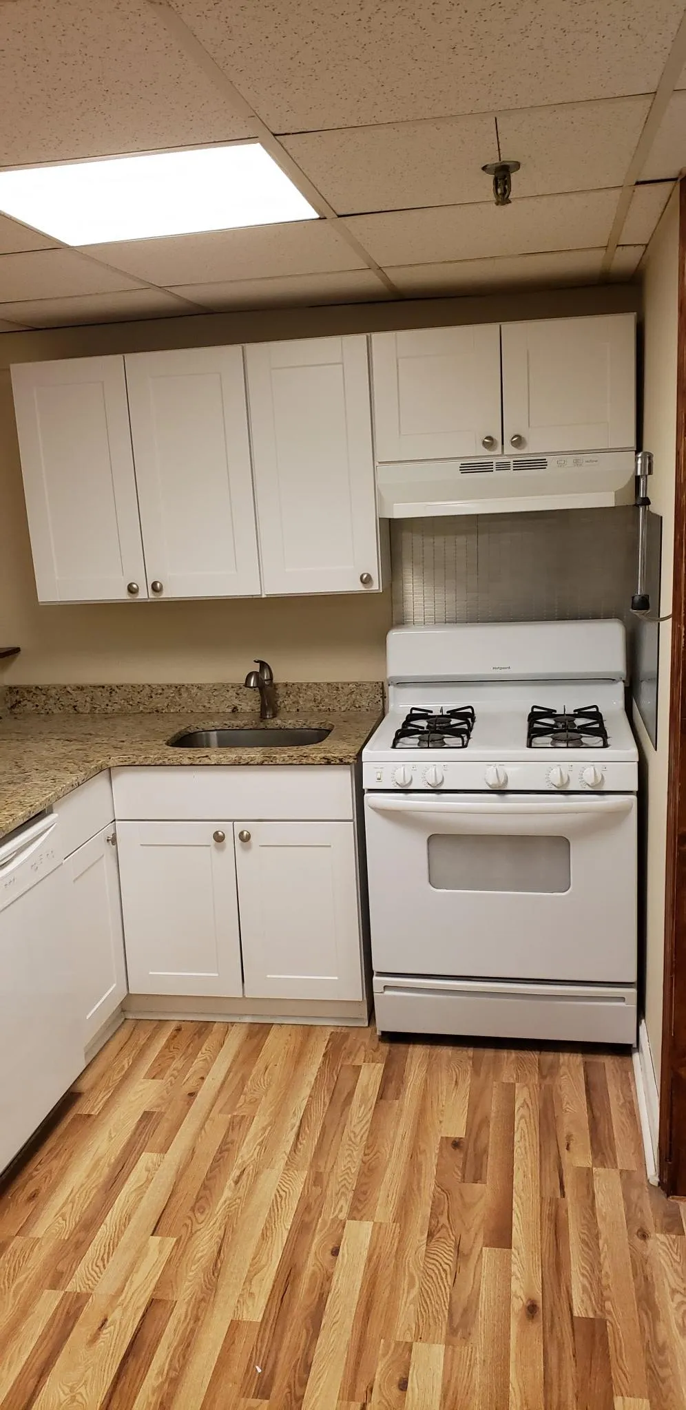 4 bed, 2 bath apartment for rent at 1193 Commonwealth Ave Unit 101, Allston — photo 10 of 49