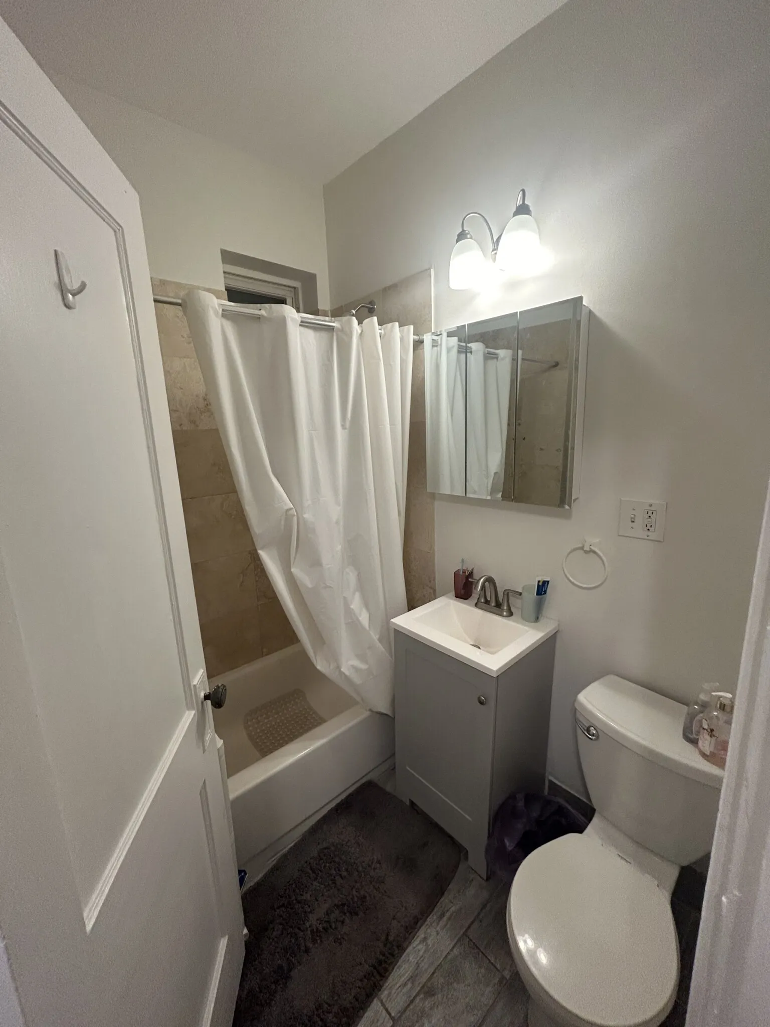 2 bed, 1 bath apartment for rent at 1193 Commonwealth Ave Unit 14, Allston — photo 3 of 34