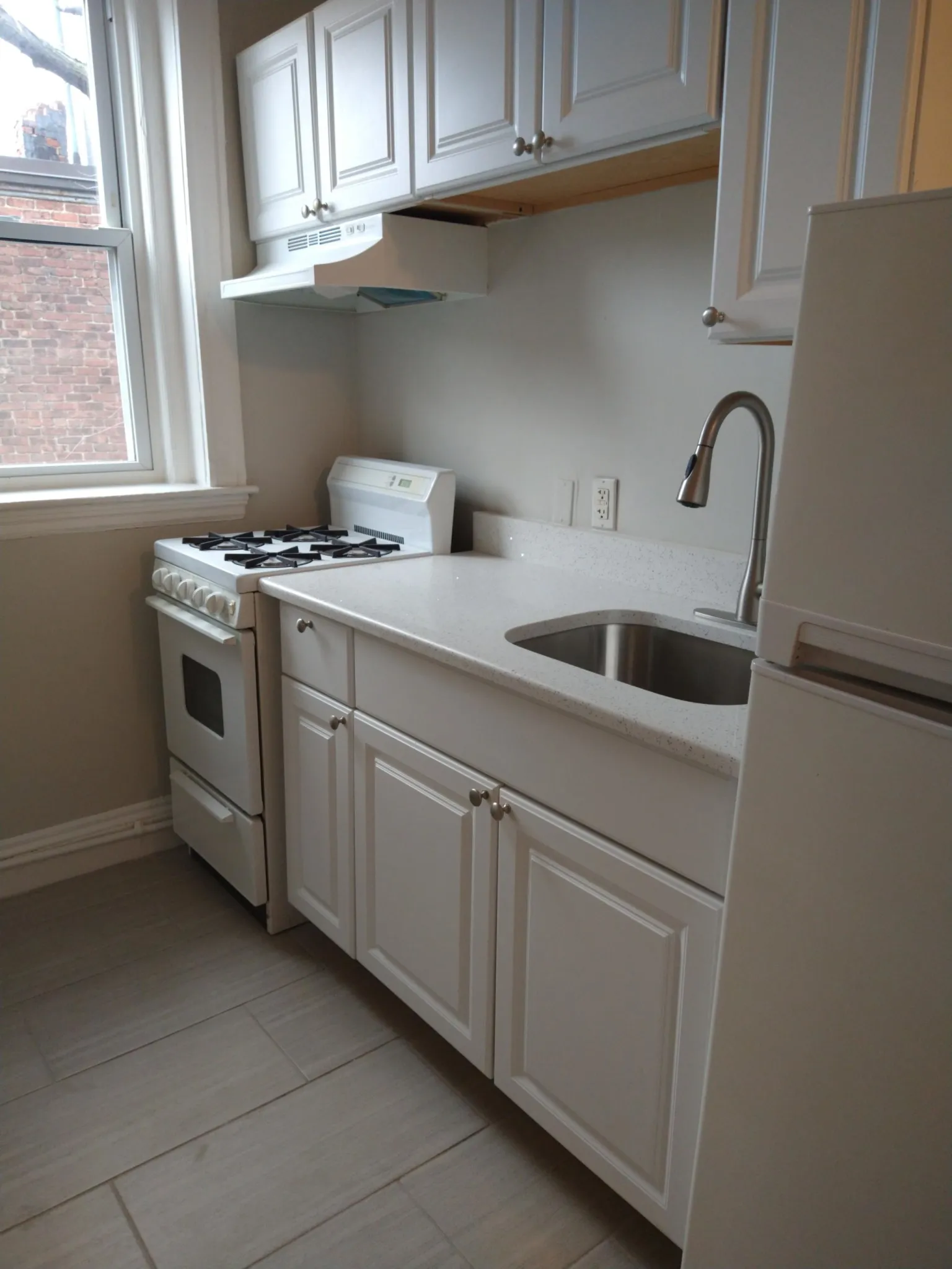 Studio bed, 1 bath apartment for rent at 1193 Commonwealth Ave Unit 16, Allston — photo 25 of 38