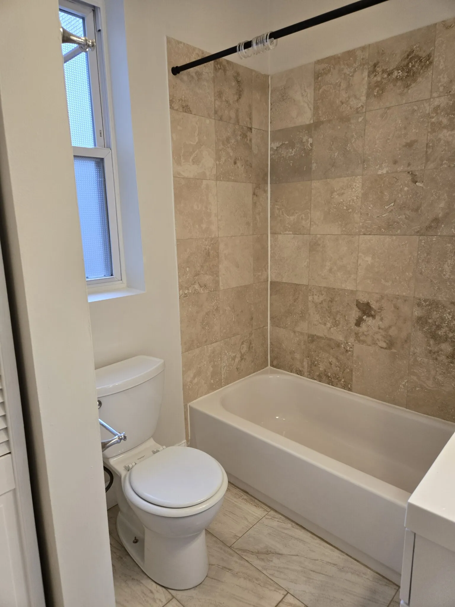 2 bed, 1 bath apartment for rent at 1193 Commonwealth Ave Unit 17, Allston — photo 5 of 14