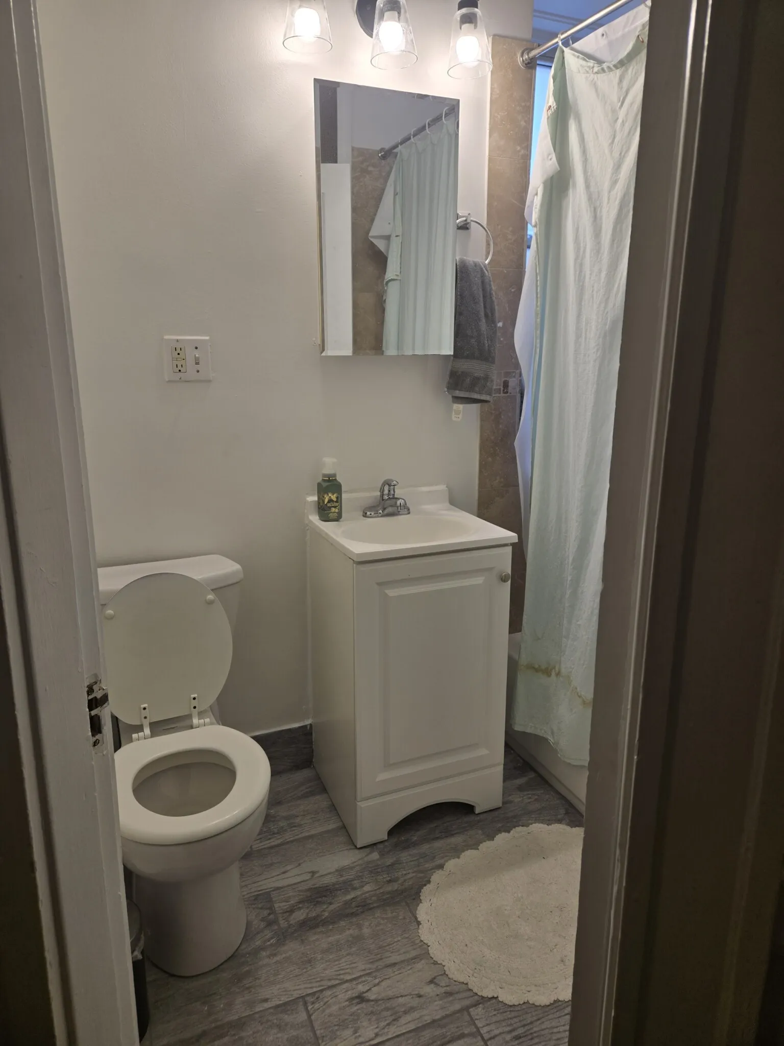 2 bed, 1 bath apartment for rent at 1193 Commonwealth Ave Unit 18, Allston — photo 8 of 12