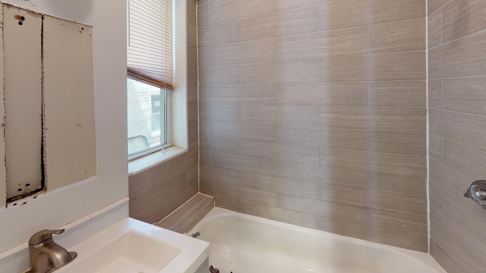 4 bed, 2 bath apartment for rent at 1193 Commonwealth Ave Unit 2, Allston — photo 36 of 48