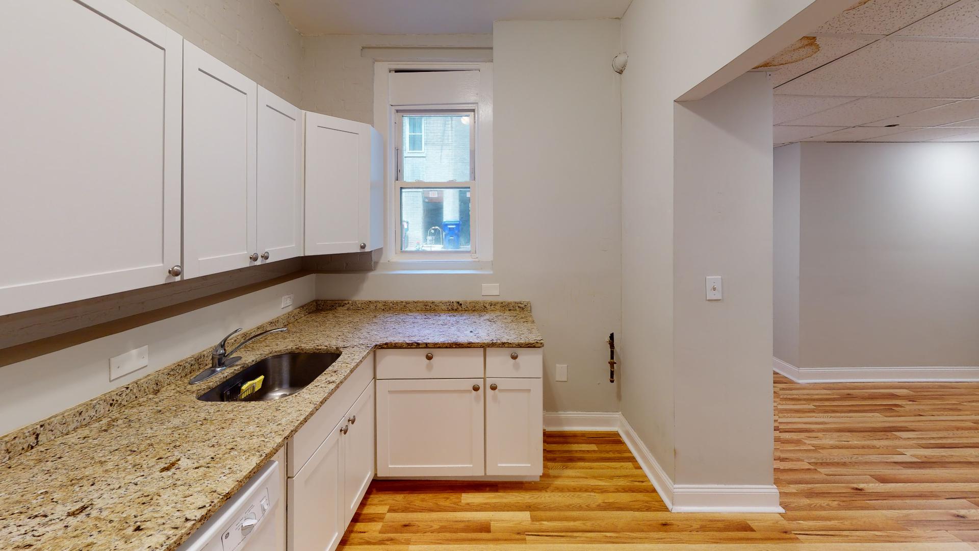 4 bed, 2 bath apartment for rent at 1193 Commonwealth Ave Unit 2, Allston — photo 5 of 48