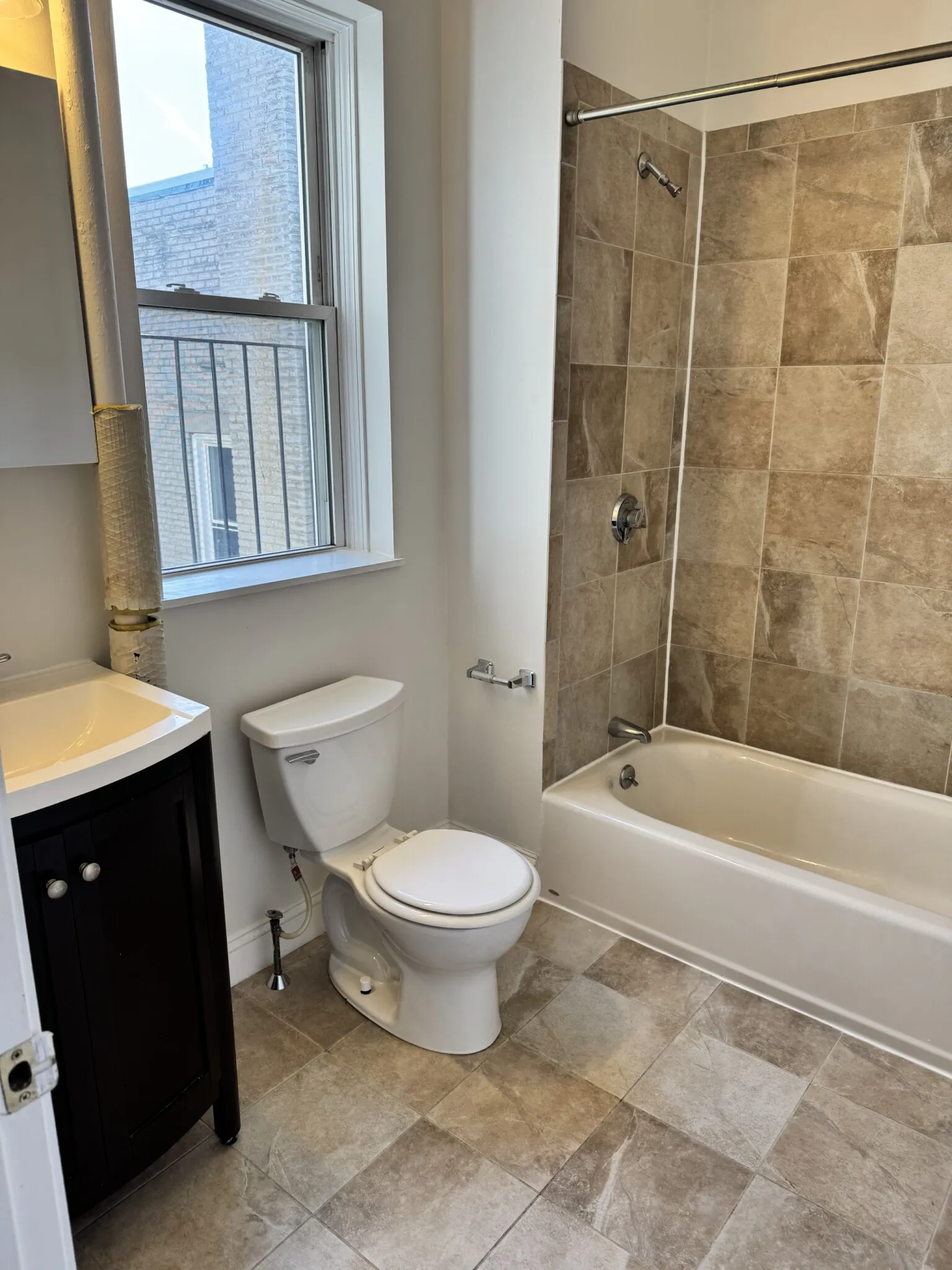 2 bed, 1 bath apartment for rent at 1193 Commonwealth Ave Unit 23, Allston — photo 6 of 20