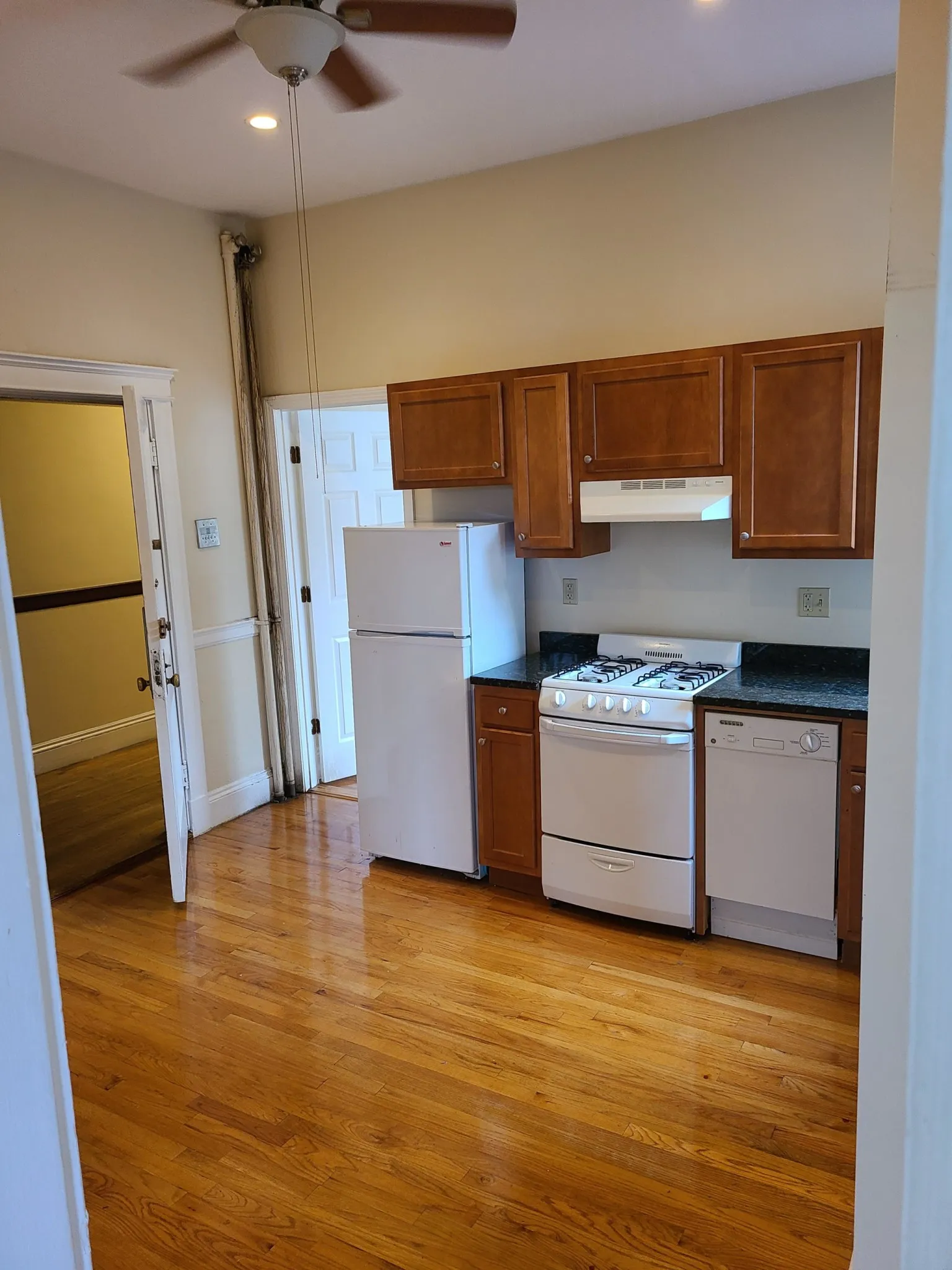 2 bed, 1 bath apartment for rent at 1193 Commonwealth Ave Unit 23, Allston — photo 16 of 20