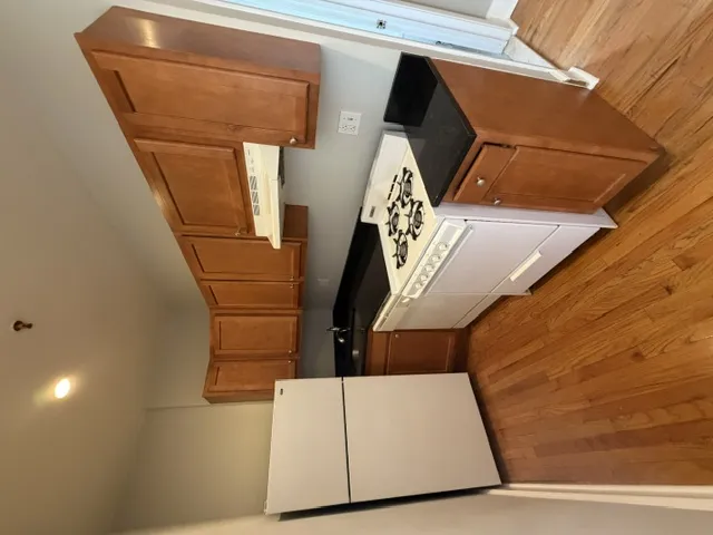 2 bed, 1 bath apartment for rent at 1193 Commonwealth Ave Unit 24, Allston — photo 3 of 40