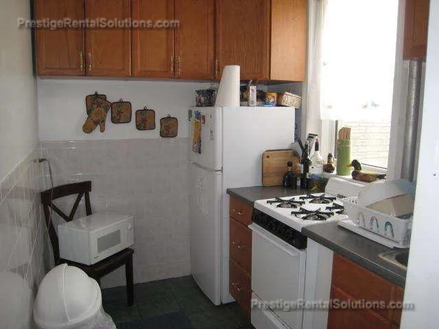 2 bed, 1 bath apartment for rent at 1193 Commonwealth Ave Unit 8, Allston — photo 2 of 24