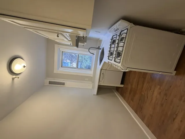 Studio bed, 1 bath apartment for rent at 1193 Commonwealth Ave Unit 9, Allston — photo 4 of 26