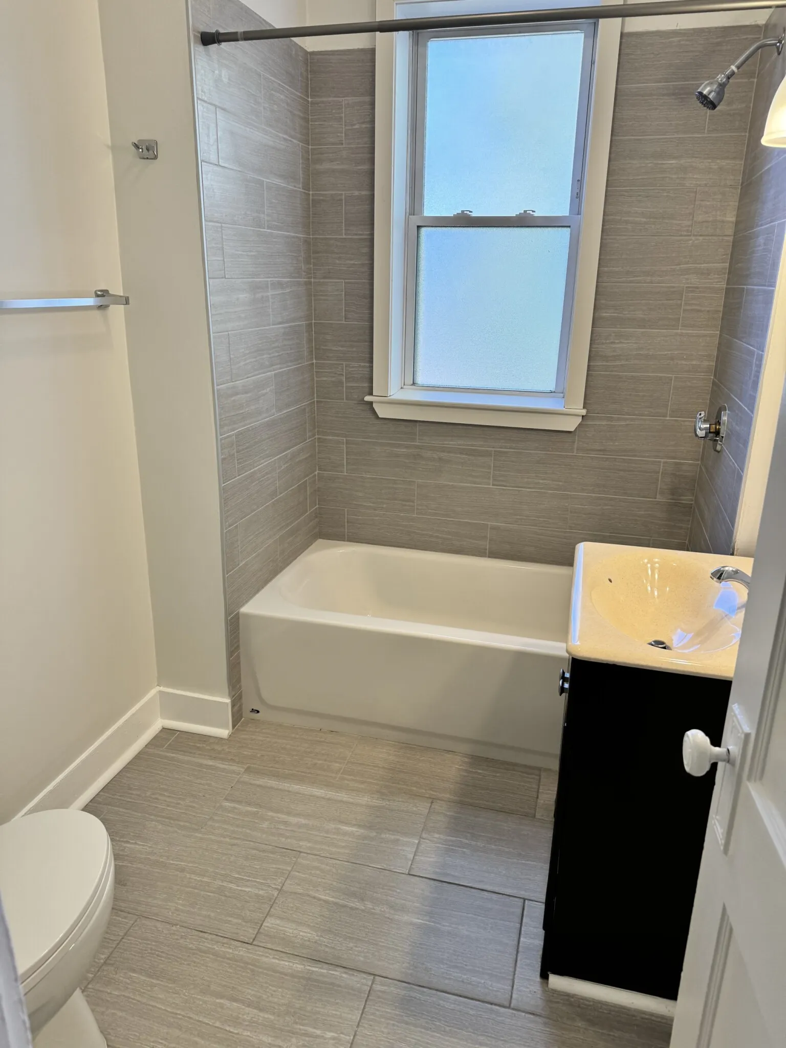 Studio bed, 1 bath apartment for rent at 1194 Commonwealth Ave Unit 22, Brighton — photo 5 of 7