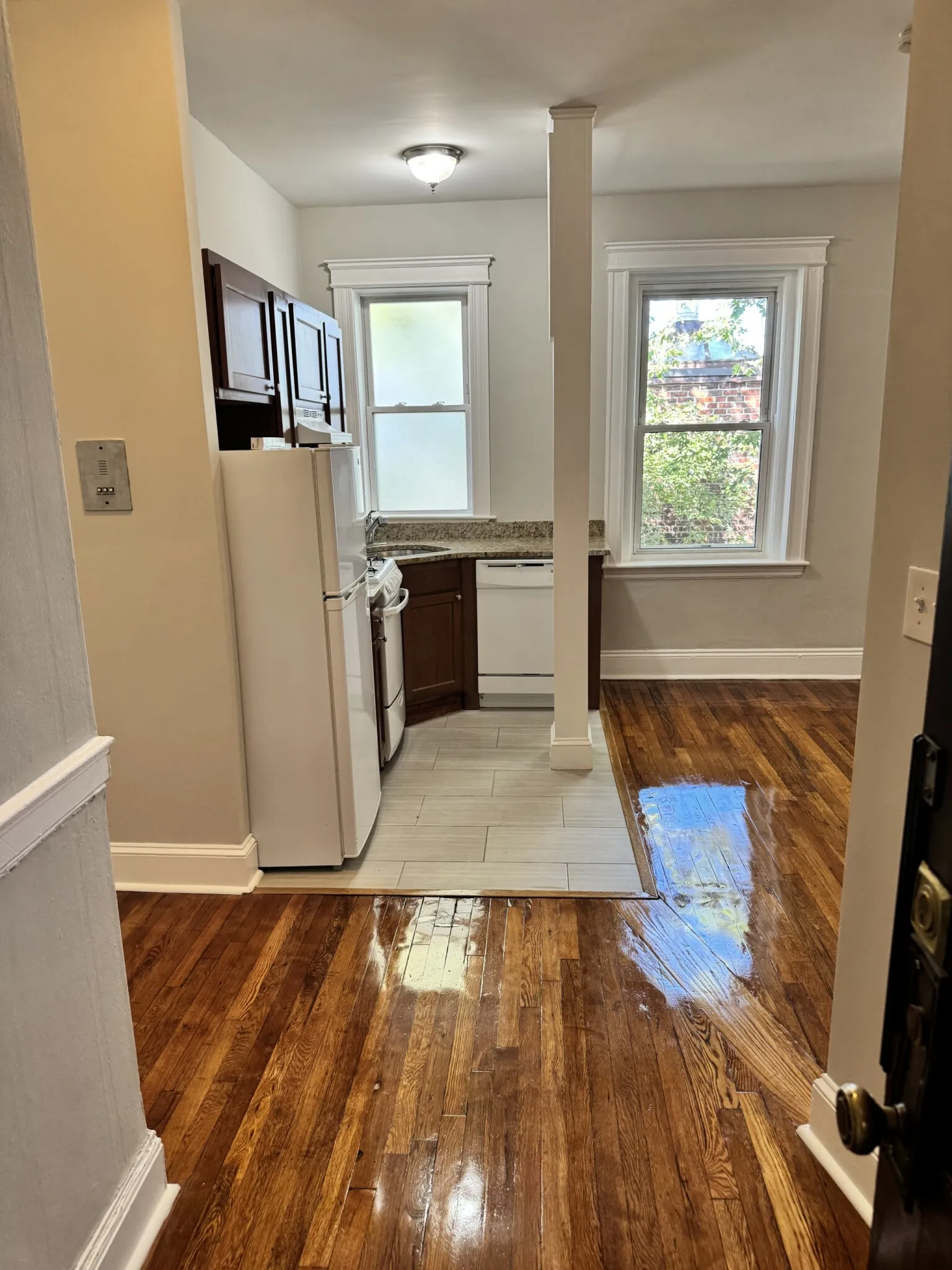 Studio bed, 1 bath apartment for rent at 1194 Commonwealth Ave Unit 22, Brighton — photo 2 of 7