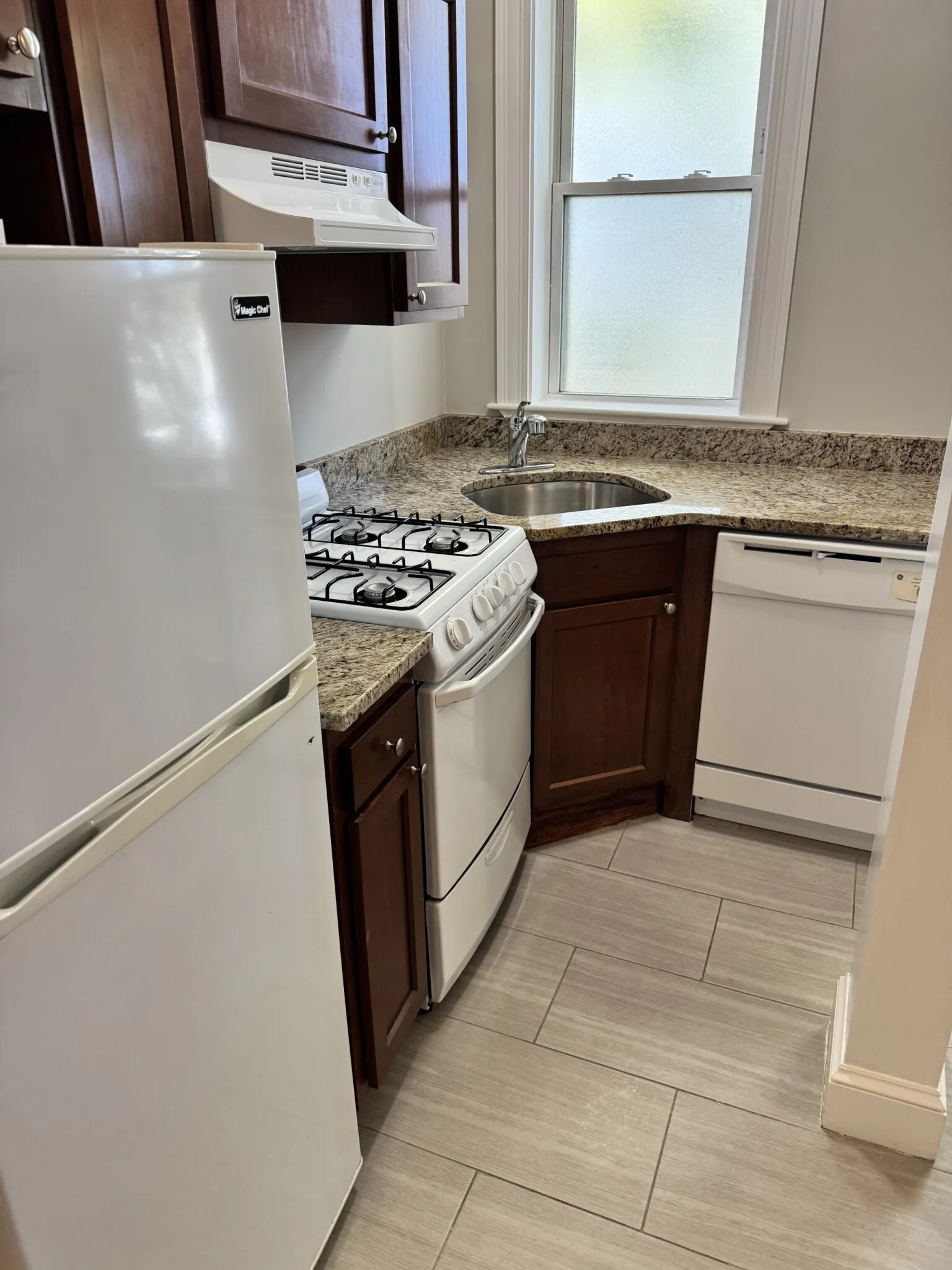 Studio bed, 1 bath apartment for rent at 1194 Commonwealth Ave Unit 22, Brighton — photo 3 of 7